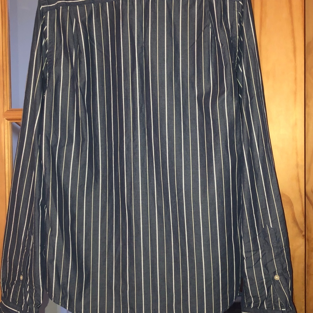 Men’s Hollister Button Down The Front Shirt - Picture 3 of 3